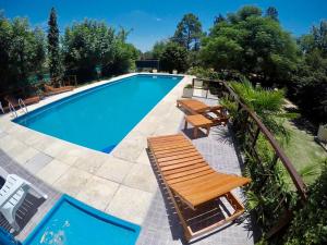 Het zwembad bij of vlak bij Hotel Complejo Najul Suites-Solo Adultos