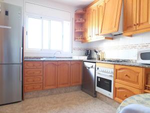 Kuchyňa alebo kuchynka v ubytovaní Villa Nerea with air conditioning & private swimming pool only 400m to the beach ideal for families