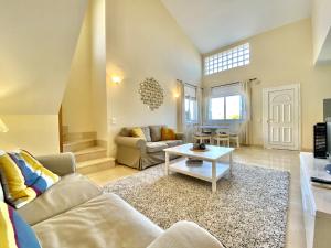 Posedenie v ubytovaní Villa Martina 4 bedroom villa with air conditioning & private swimming pool ideal for families