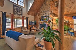 Gallery image of Homey Gresham Getaway Ski, Hike, Explore and Relax! 