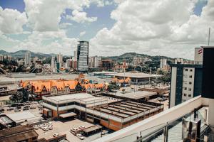 uma vista de uma cidade de um edifício em Loft com vista para Vila Germânica 705 em Blumenau