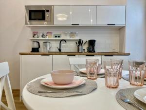 Kuchyňa alebo kuchynka v ubytovaní Duo 1 Debniki Apartment