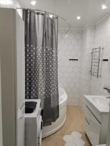 ห้องน้ำของ VIP apartments by Fanoteli