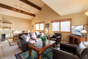 Posezení v ubytování Breakaway West - Studio, 2,3 Bedrooms by Vail Realty