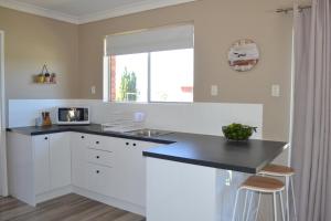 Cucina o angolo cottura di Rio Rita Ocean View Apartments