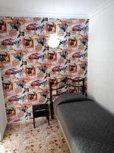 A seating area at Alcaravaneras Hostel