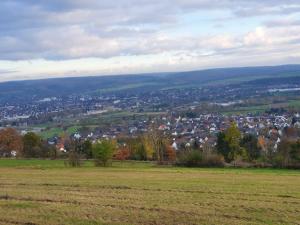 a view of a city from a field at Hotel Kiekenstein in Stahle