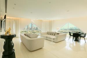 Seating area sa Mondrian Doha
