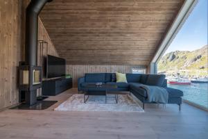 Posezení v ubytování Seafront new cabin in Lofoten