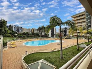 La pileta dentro o cerca de Aidan Apartment by LovelyStay