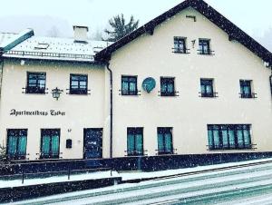 Budynek, w którym mieści się apartament