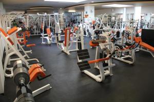Fitness centrum a/nebo fitness zařízení v ubytování Hotel Real Zapopan + 22 fotografií