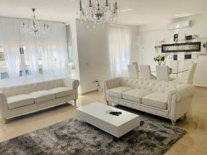 Afbeelding uit fotogalerij van Apartamentos Yani Gran Alacant in Santa Pola +63 foto's