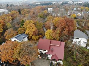 Letecký snímek ubytování Funky Monkey Lodge, Myoko ファンキーモンキーロッジ 妙高