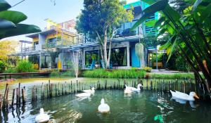 อาคารที่มีรีสอร์ท