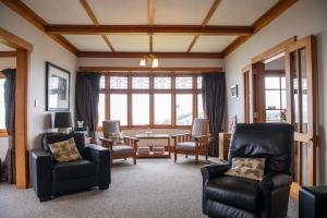 Gallery image of Clyde View - Napier Holiday Home in Napier