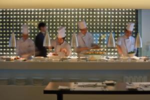 Khách lưu trú tại Jen Hong Kong by Shangri-La