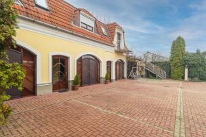 Budova, v ktorej sa ubytovanie bed & breakfast nachádza