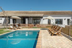 Kolam renang di atau dekat dengan HACIENDA LAS MESAS - Luxury Villa Jerez