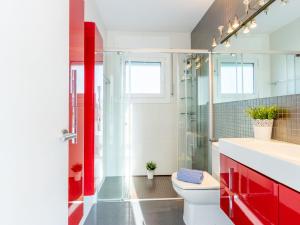 Kúpeľňa v ubytovaní Holiday Home Alberes by Interhome