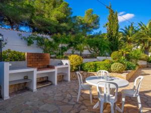 Vonkajšia záhrada v ubytovaní Holiday Home Casa Encinas by Interhome