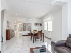 Χώρος καθιστικού στο Holiday Home Francoli by Interhome