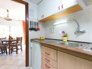 Fotografie z fotogalerie ubytování Studio Roses Holiday Center-5 by Interhome v destinaci Roses
