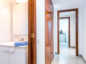 A kitchen or kitchenette at Apartment Roses Holiday Center-2 by Interhome