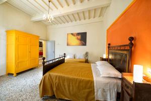 Posteľ alebo postele v izbe v ubytovaní Spacious Apartment with City View in Foiano della Chiana 125 m²