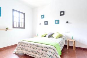 Posteľ alebo postele v izbe v ubytovaní Spacious Villa in Conil de Frontera with Private Pool