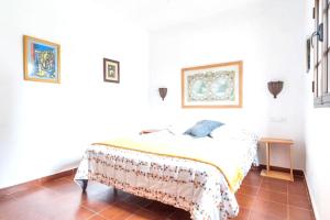 Posteľ alebo postele v izbe v ubytovaní Spacious Villa in Conil de Frontera with Private Pool