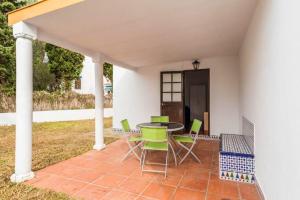羅切的住宿－7 bedrooms villa at Conil de Frontera 900 m away from the beach with private pool enclosed garden and wifi，相簿中的一張相片