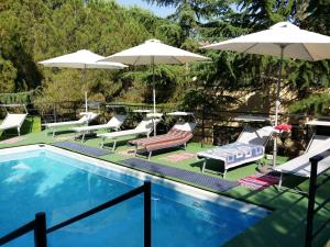 Piscina di Studio with shared pool furnished terrace and wifi at Modica o nelle vicinanze