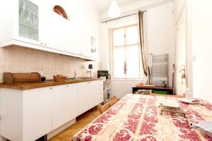Gallery image of 3 bedrooms appartement with city view terrace and wifi at Budapest in Budapest