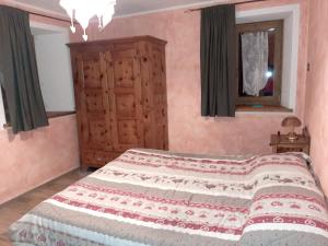Imagen de la galería de One bedroom chalet with enclosed garden and wifi at Planaz, en Fontainamore