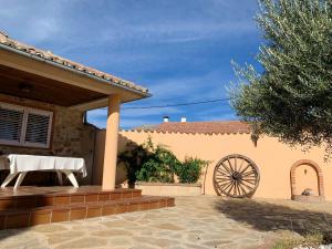 Gallery image of 3 bedrooms house with enclosed garden and wifi at Aldehuela de la Boveda in Aldehuela de la Bóveda