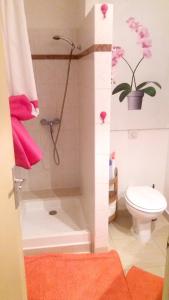 Koupelna v ubytování Studio charmant à Sainte-Anne avec piscine privée, 25 m²