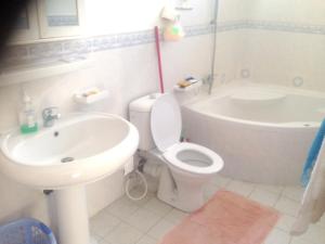 Koupelna v ubytování Charming apartment in Trou aux Biches with enclosed garden - 50 sqm + 5 fotografií