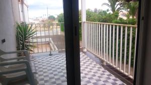 Balkón nebo terasa v ubytování Comfortable Apartment in Roda de Berà - 58 m² - Garden