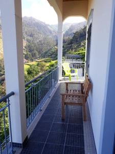 Balcon ou terrasse dans l'établissement 2 bedrooms house with wifi at Lombo Do Doutor