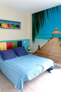 Gallery image of Villa de 5 chambres avec piscine privee jacuzzi et wifi a Ares a 1 km de la plage in Arès