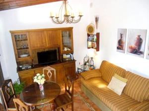 TV/trung tâm giải trí tại Elegant Apartment in San Cristóbal de La Laguna with Pool – 35 m²