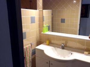Kúpeľňa v ubytovaní Cozy Apartment in Palamós 65m² + Sea View