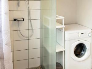 Koupelna v ubytování 4 person holiday home in Dannemare
