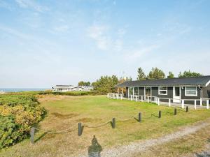 Gallery image of Three-Bedroom Holiday home in Glesborg 47 in Fjellerup Strand