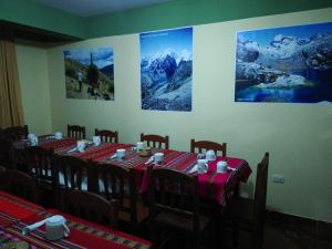 Restaurace v ubytování Artesonraju Hostel Huaraz