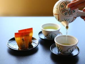 Příslušenství pro přípravu čaje a kávy v ubytování Club Wyndham Chikumakan Nagano