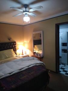 En eller flere senge i et værelse på El Alemán