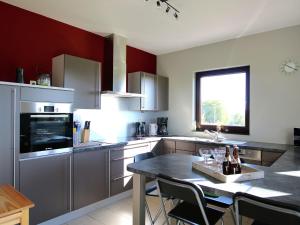 A kitchen or kitchenette at Escape with Bubble Bath