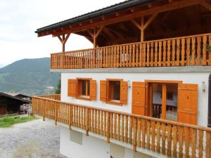 Balkon ili terasa u objektu Comfortable chalet at 1500m and has a sauna